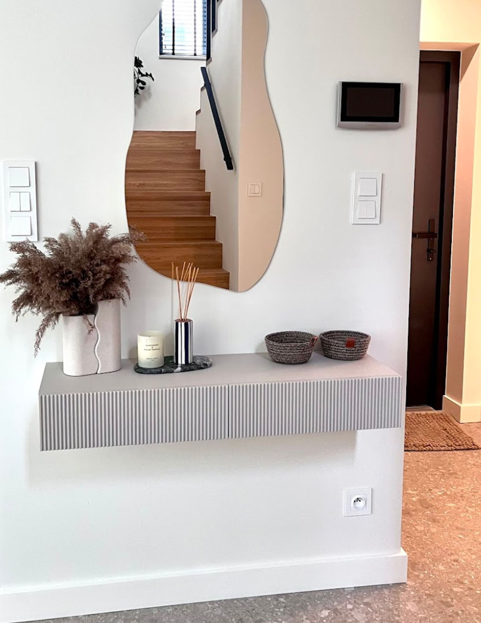 grooved console in cashmere color