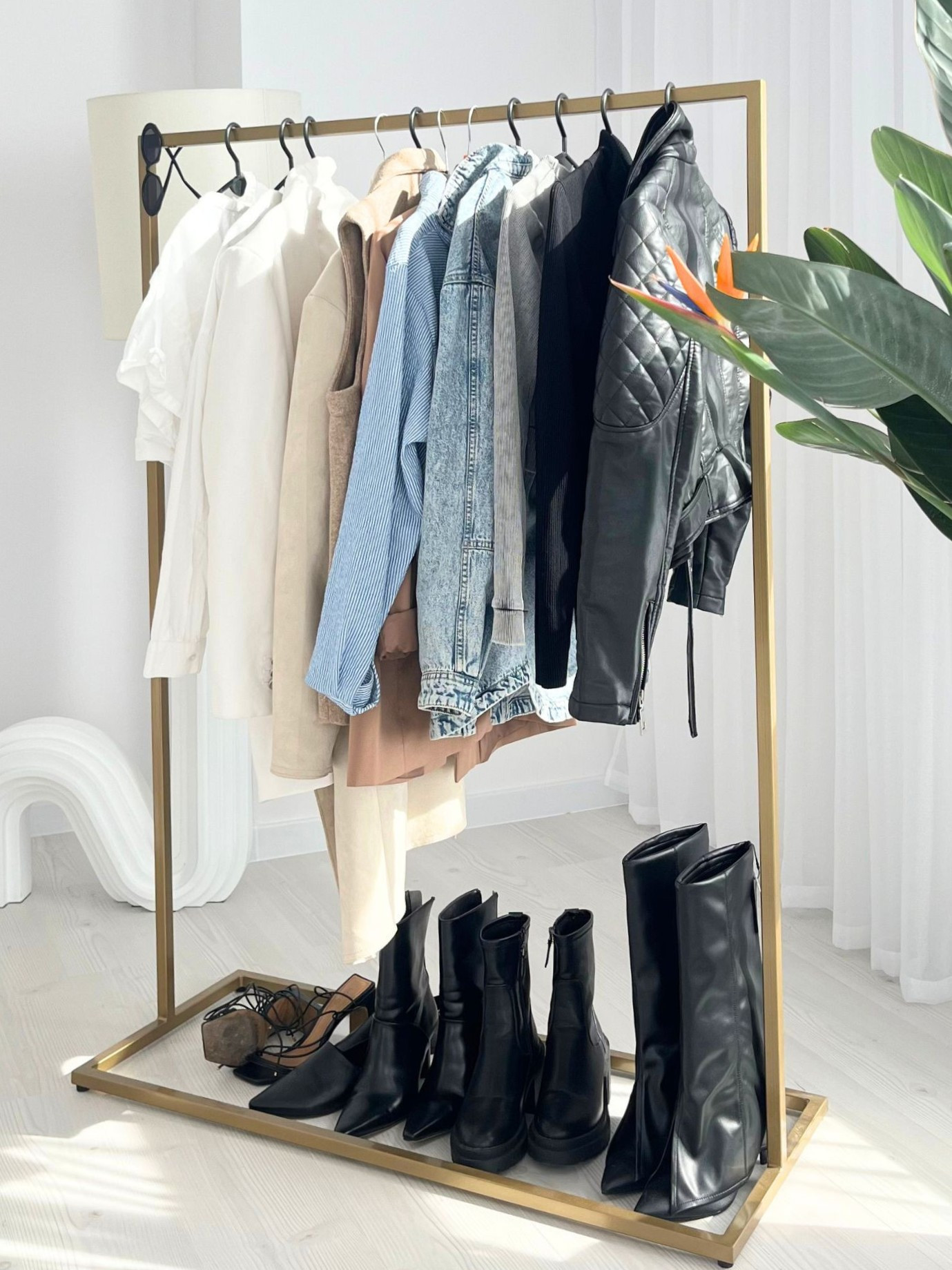 gold display hanger