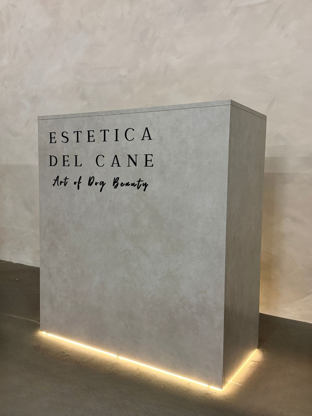 Beige reception desk for a beauty salon