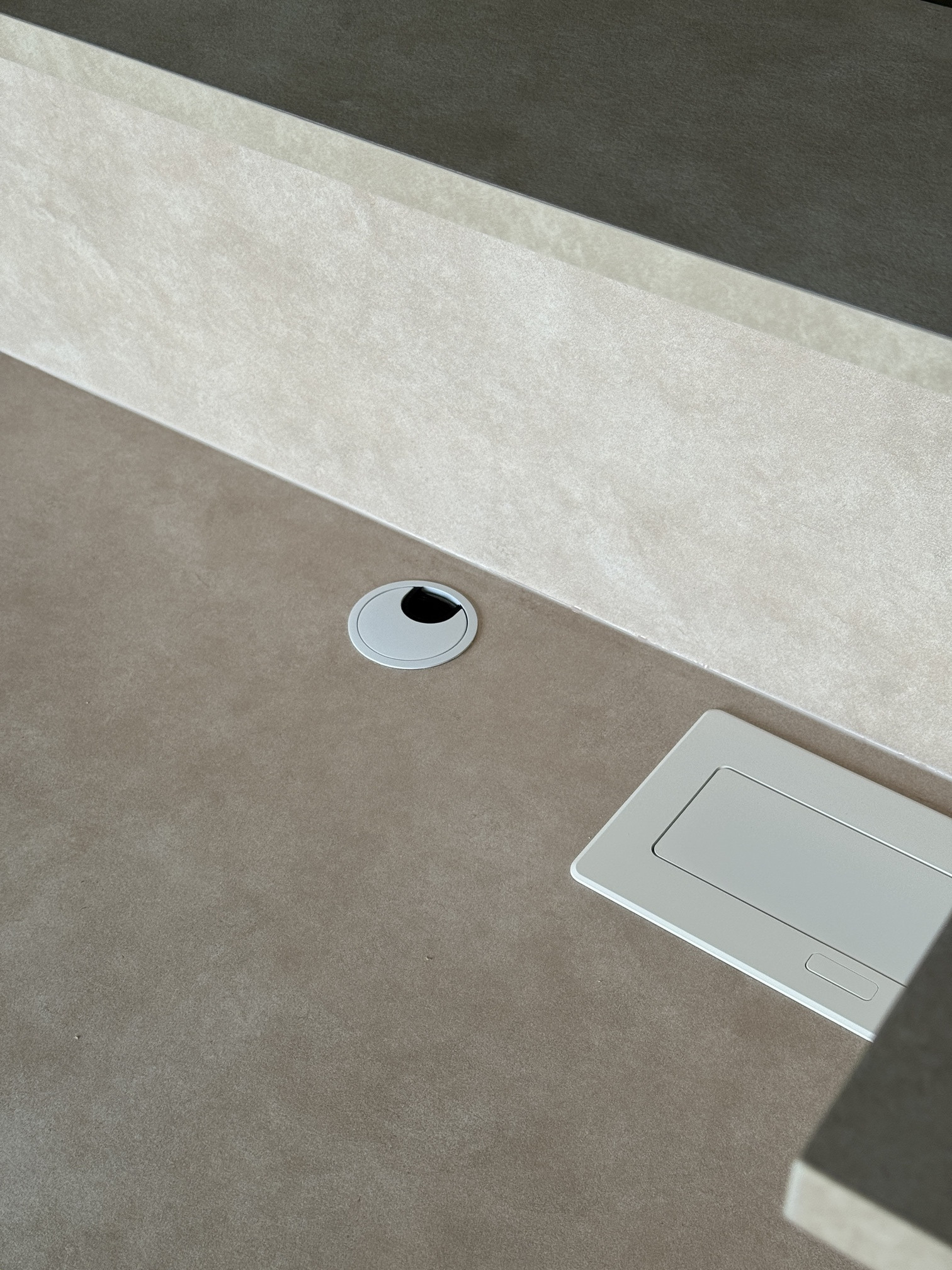 CABLE GROMMET – cable grommet for desks and reception counters | Boeva CABLE GROMMET – cable grommet for desks and reception counters | Boeva