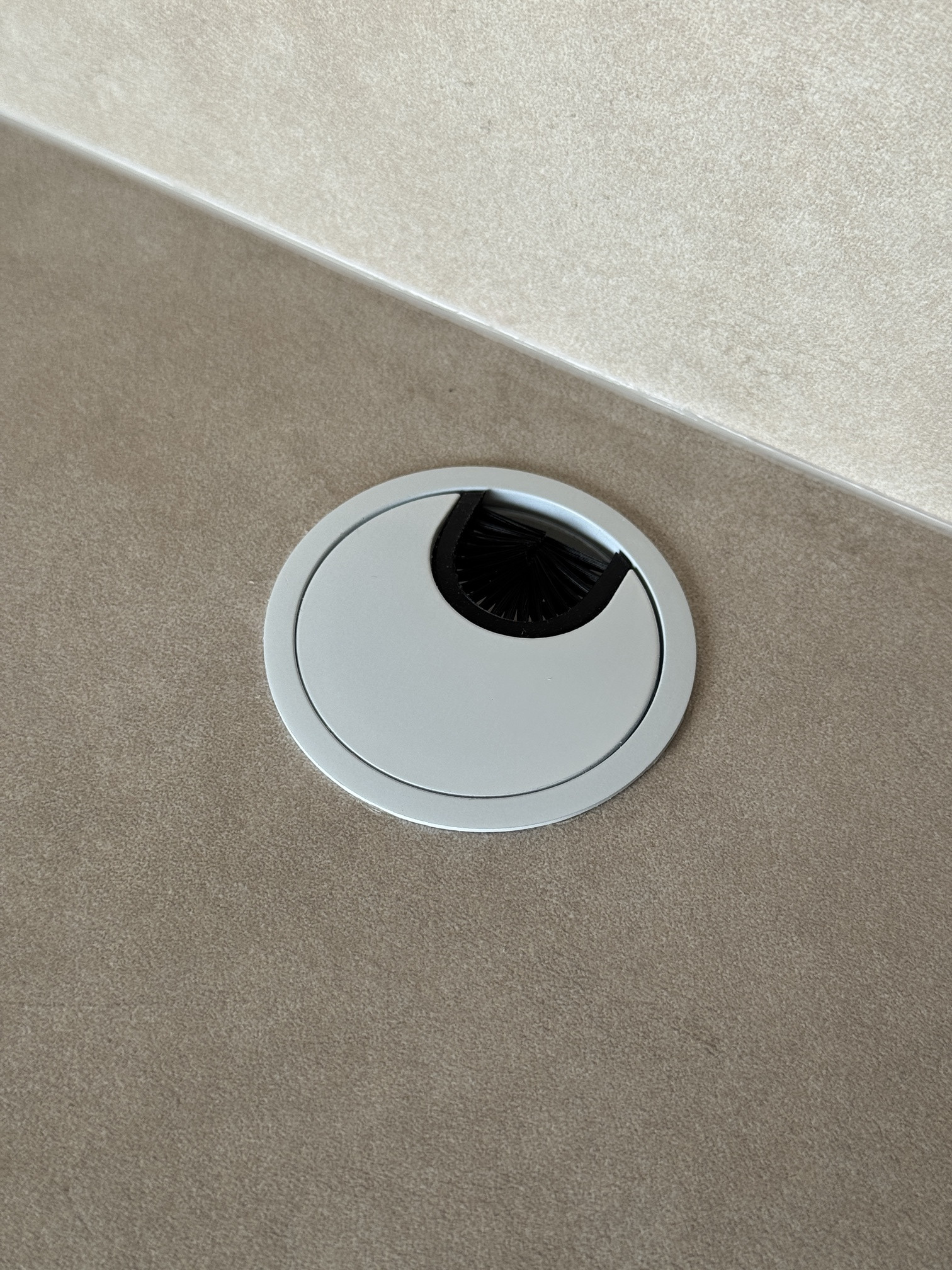 CABLE GROMMET – cable grommet for desks and reception counters | Boeva CABLE GROMMET – cable grommet for desks and reception counters | Boeva