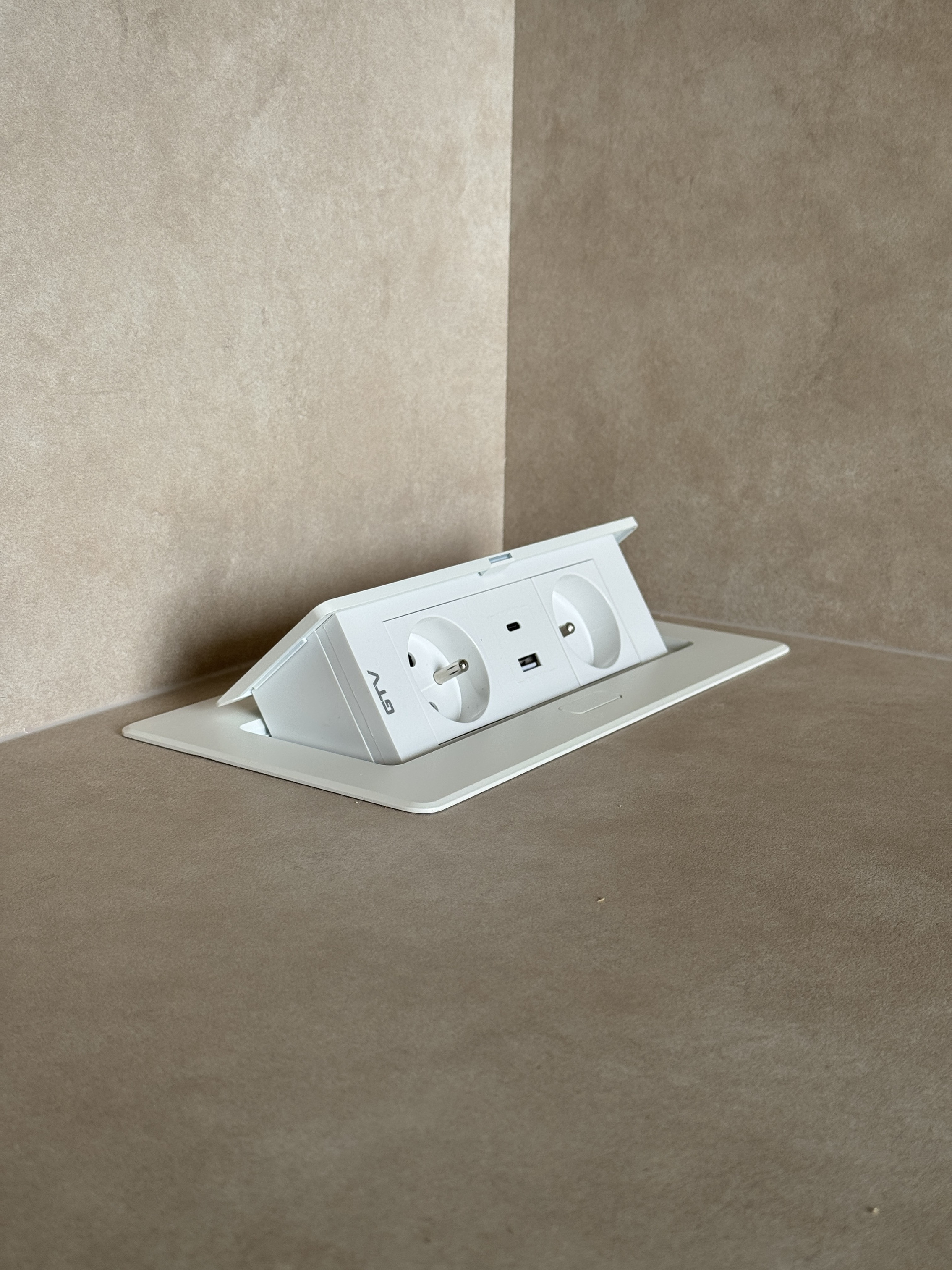 Einbausteckdose für Boeva-Empfangstheken | USB & USB-C