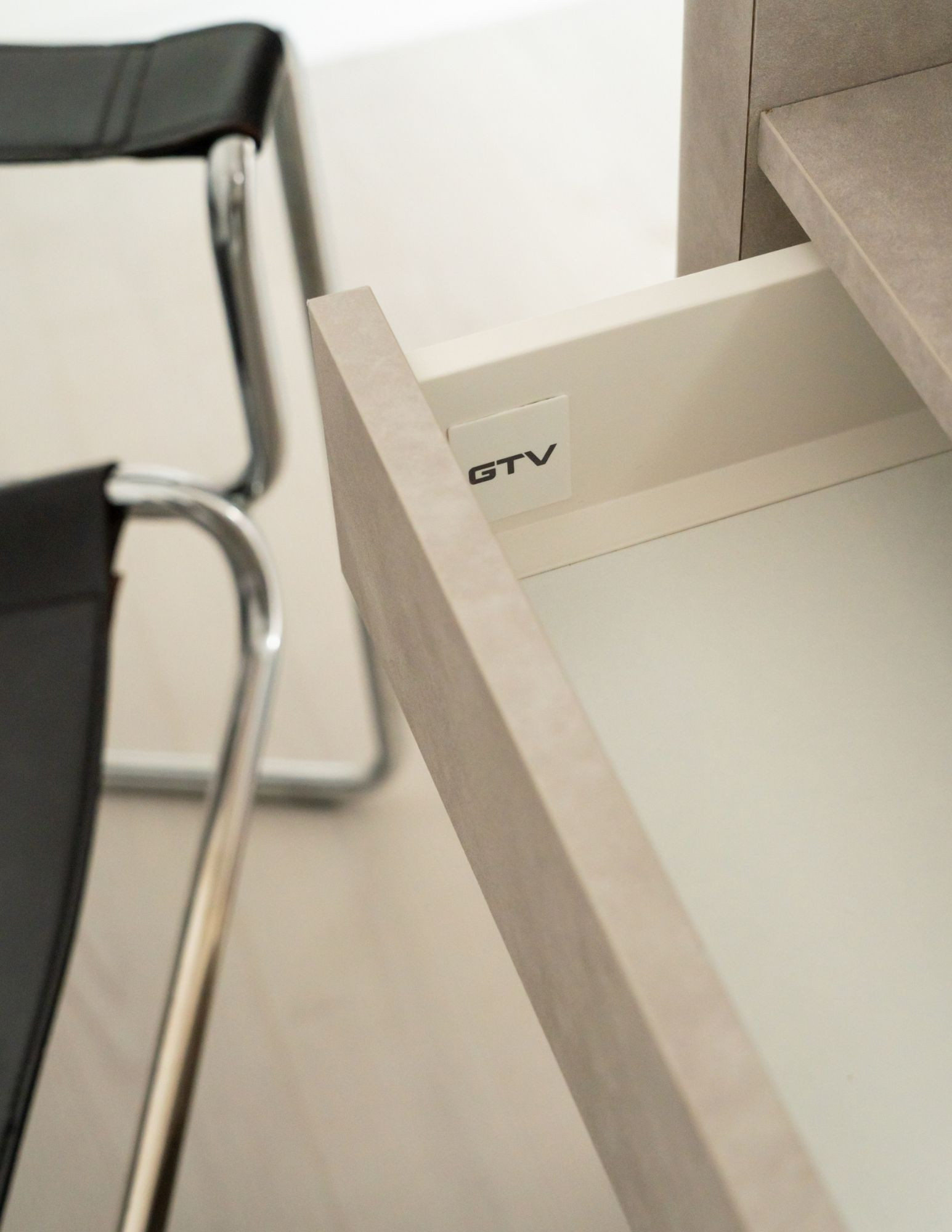 RAYS II – Rounded reception desk with a stone finish for the living room | Boeva