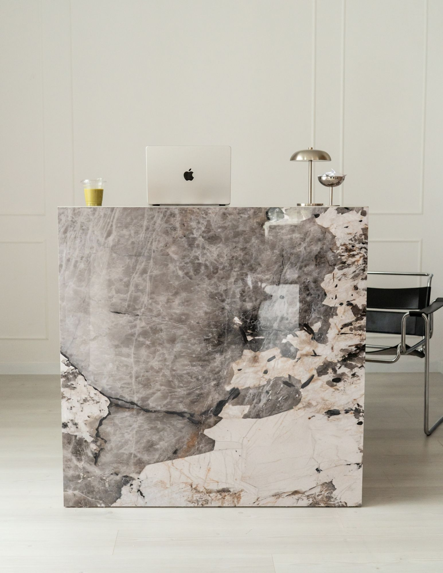 ARTE – 110 cm reception counter for a beauty salon | BOEVA