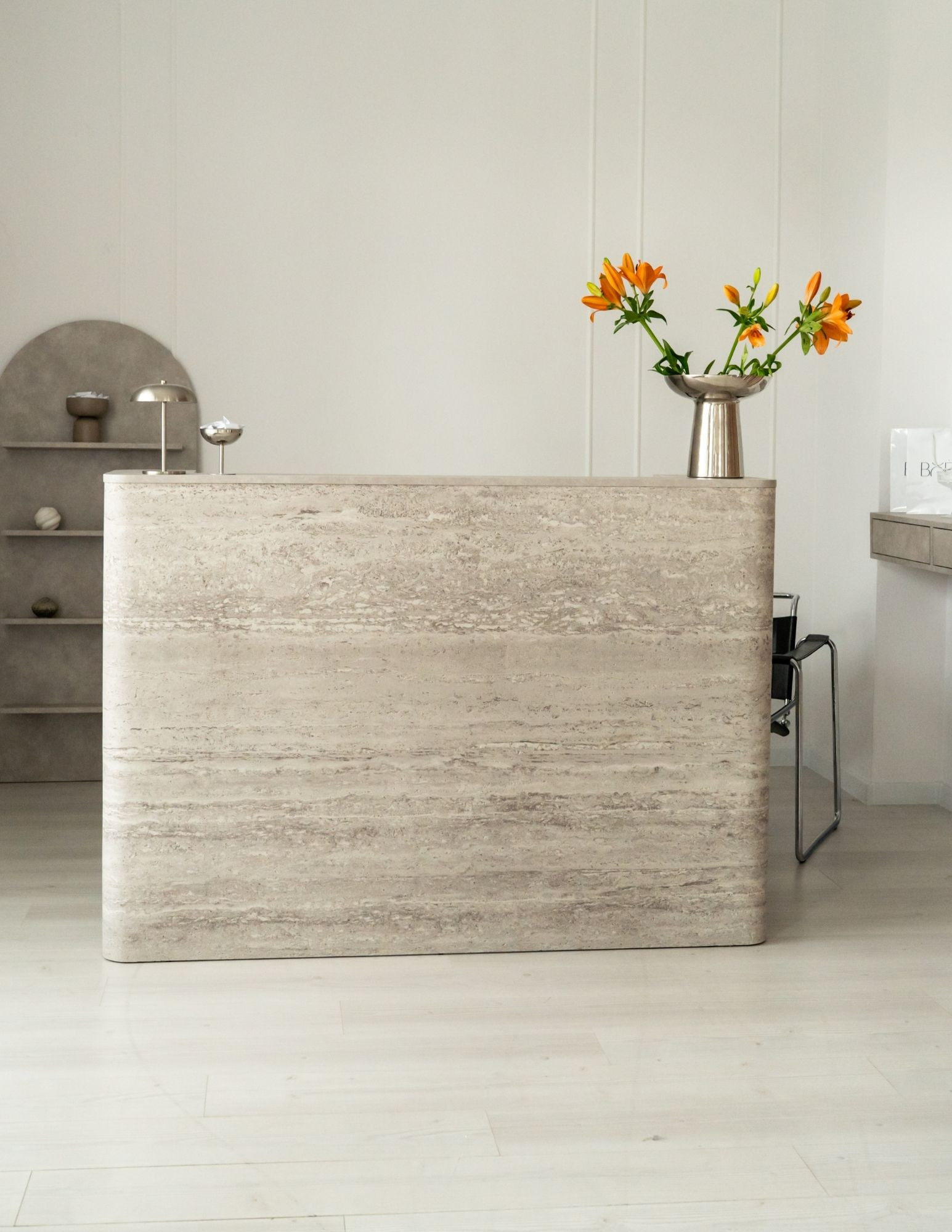 DUNA-Rezeption – Friseurtheke mit Travertin-Optik, 80–160 cm  BOEVA